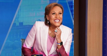 Robin Roberts Returns to ‘GMA With Broken Wrist After Hiatus Little Tumble on the Tennis Court 1