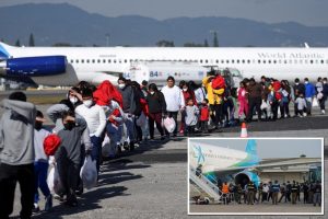 guatemalan migrants arrive deportation flight 80654918