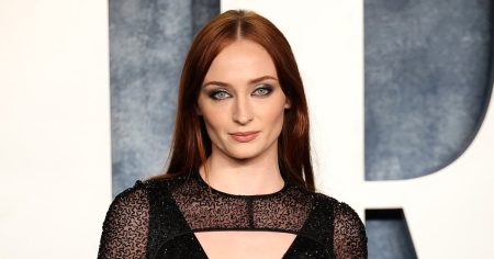 Sophie Turner Talks Being Accused of Getting Buccal Fat Removal Surgery 01