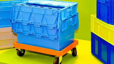 plastic moving boxes gettyimages 185885978