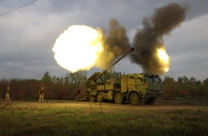 ukrainian howitzer firing kharkiv region april